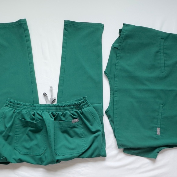 Scrubs - Picture 3 of 5